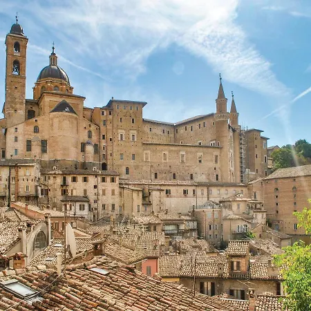 Apartament Three-bedroom In Urbino -pu-
